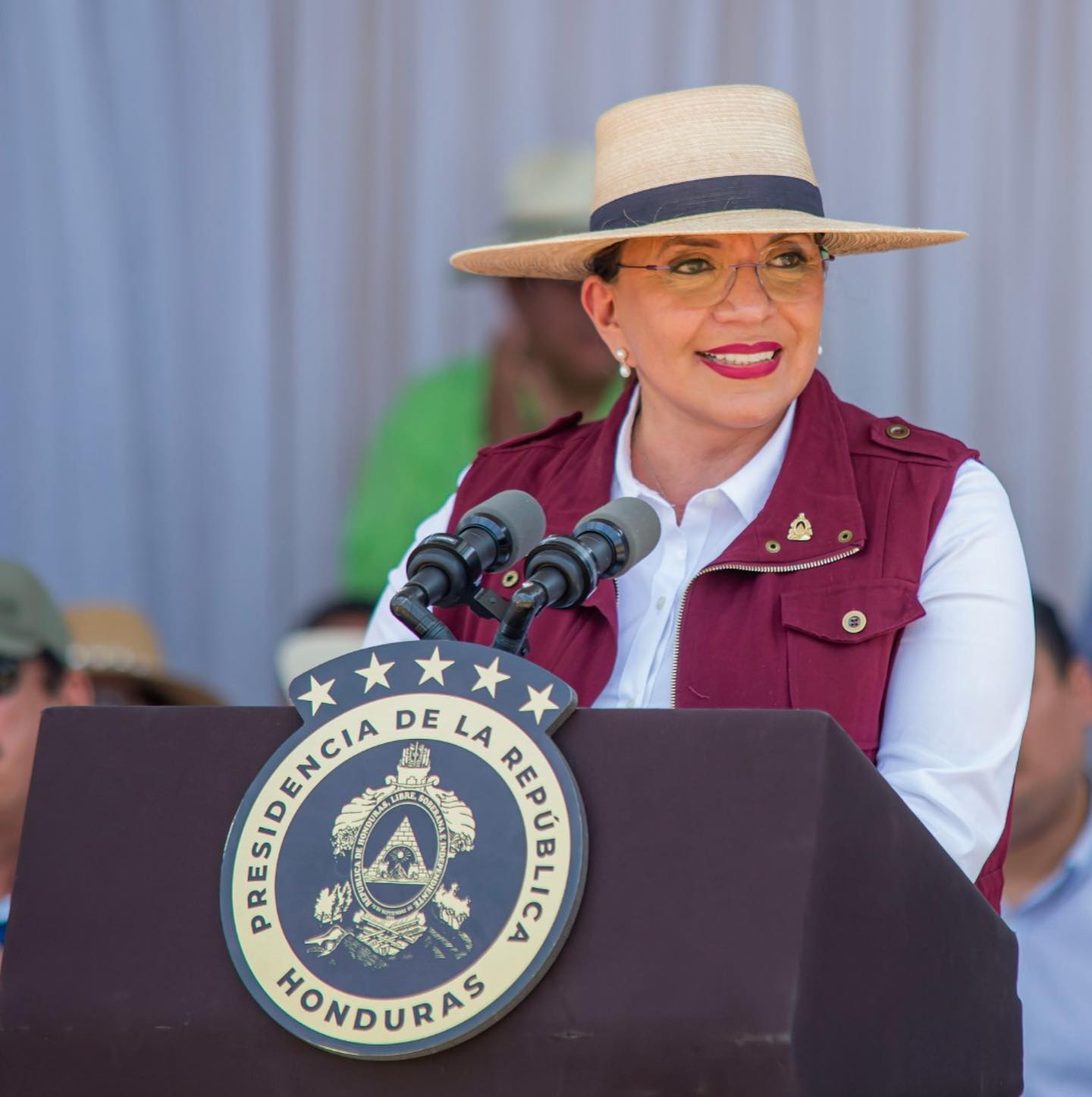 Reacciones encontradas ante el «Plan Venezuela» de LIBRE en Honduras: sectores clave enfrentados