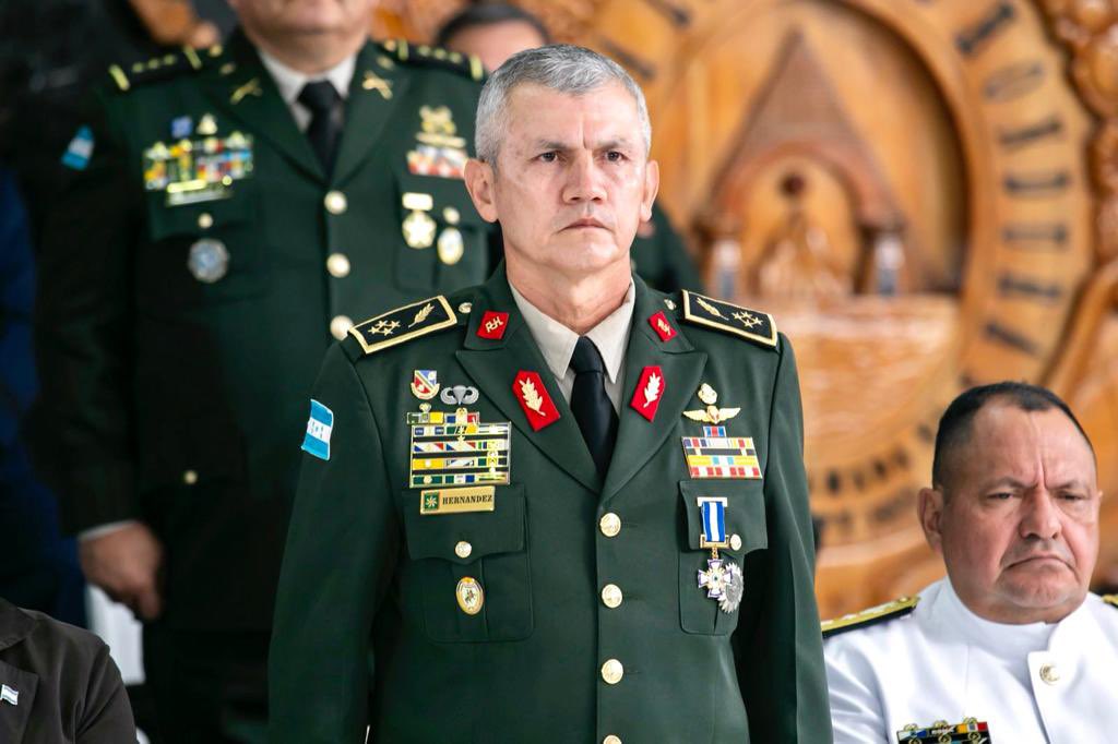 Roosevelt Hernández: un general en el centro de la controversia política y militar