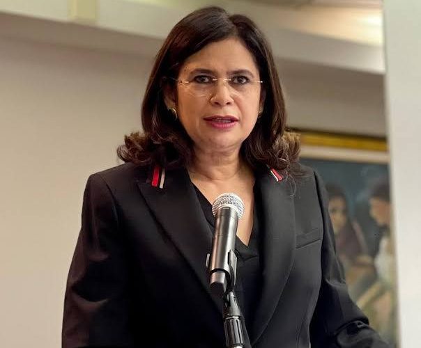 Rixi Moncada señalada por desvío de fondos públicos