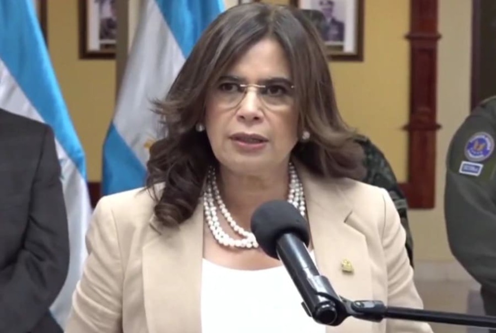Debate económico en Honduras tras propuesta de Rixi Moncada de eliminar la Central de Riesgos