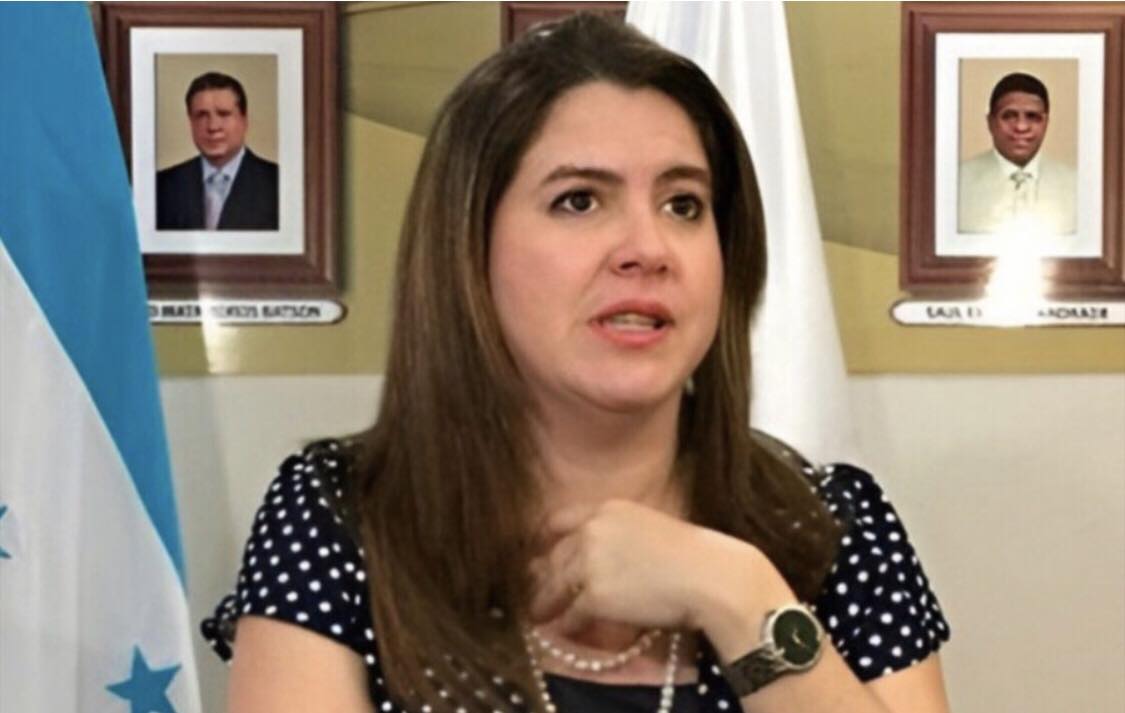 Vínculos entre Manuel Zelaya y el CNE generan sospechas de fraude electoral en Honduras