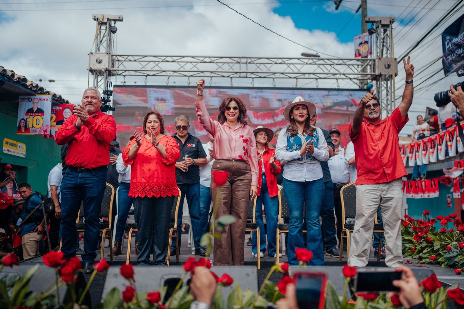 ¿Qué hay detrás de la caída de Rixi Moncada en encuestas por su discurso económico?